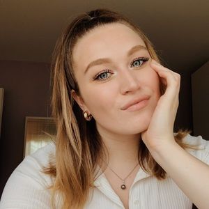 Meet your Posher, Camille